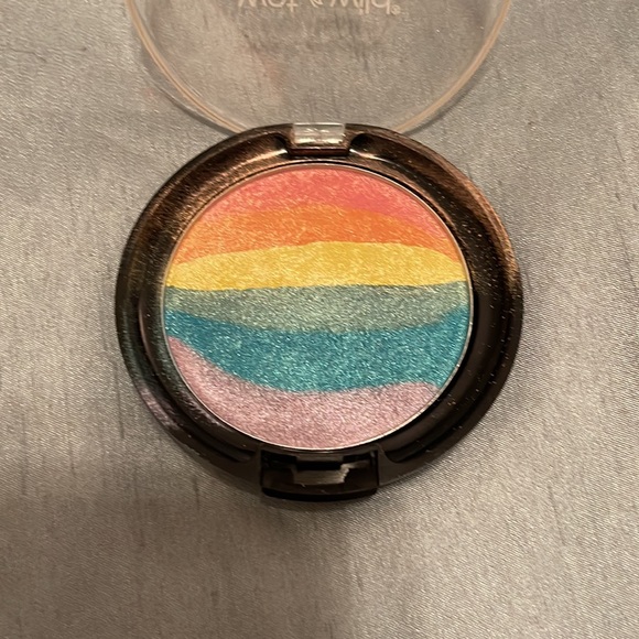 LE wet 'n' wild rainbow highlighter NO LONGER SOLD - Picture 2 of 3